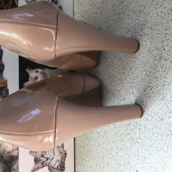 Nine West Vishelleli Women 5M Pumps Sand Patent Leather Open Toe Platform Heel - Picture 2 of 5